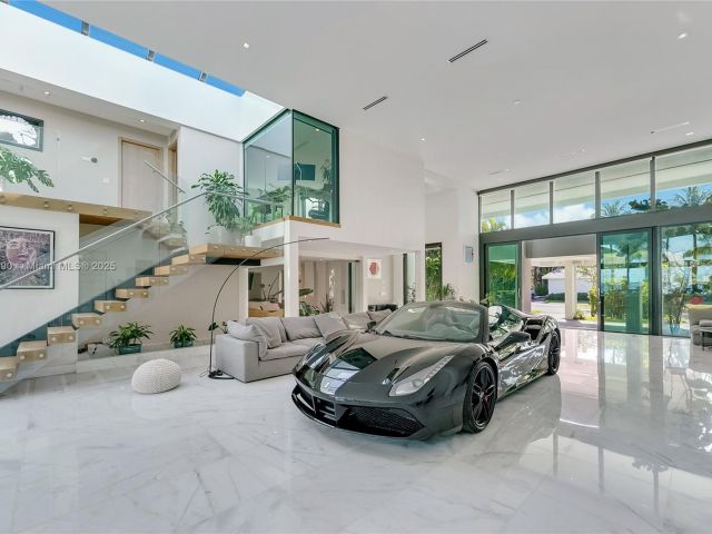 Продажа дома по адресу 7960 Biscayne Point Cir - фото 5958788