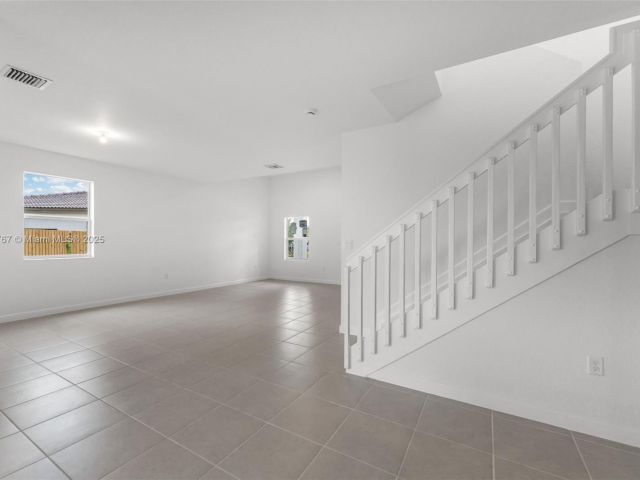 Дом в аренду по адресу 2700 SE 23 Ave - фото 6200704