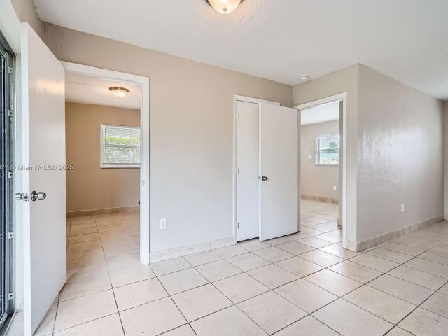 Продажа дома по адресу 2440 NW 208th St - фото 6154404