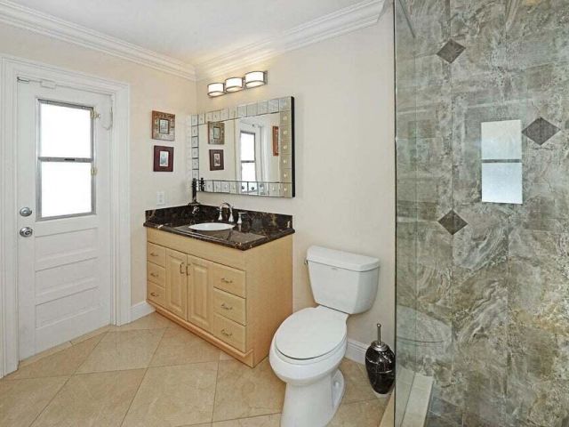 Дом в аренду по адресу 885 NE Mulberry Drive - фото 5971131