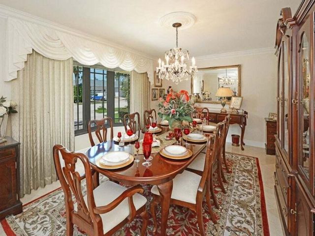 Дом в аренду по адресу 885 NE Mulberry Drive - фото 5971138