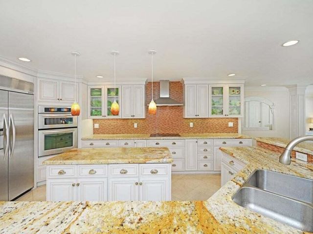 Дом в аренду по адресу 885 NE Mulberry Drive - фото 5971141