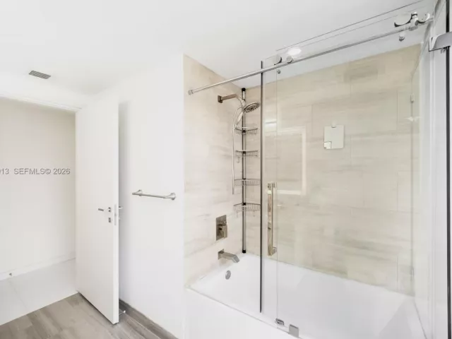 Продажа квартиры # - фото 7446604