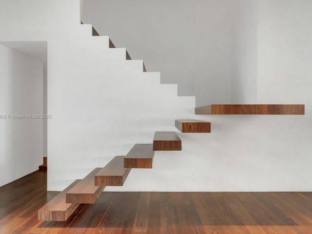 Продажа дома по адресу 1500 W 23rd St - фото 5872562