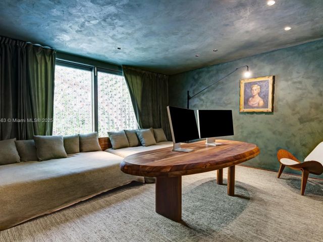 Продажа дома по адресу 1500 W 23rd St - фото 5872563