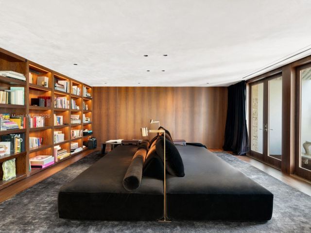 Продажа дома по адресу 1500 W 23rd St - фото 5872566