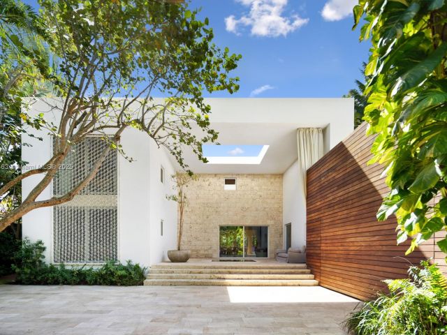 Продажа дома по адресу 1500 W 23rd St - фото 5872577