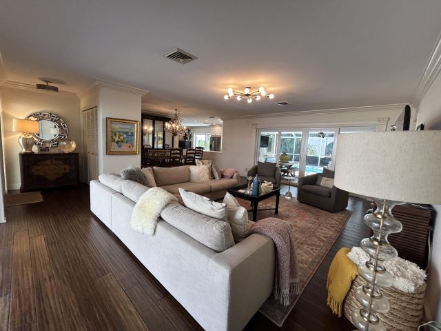 Дом в аренду по адресу 1080 Walnut Terrace - фото 6059361