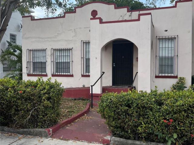 Продажа дома по адресу 1922 SW 3rd St - фото 6063563