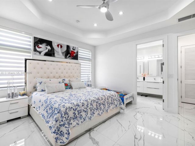 Продажа дома по адресу 5815 SW 107th Pl - фото 6072317