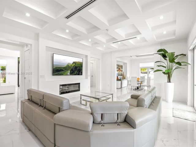 Продажа дома по адресу 5815 SW 107th Pl - фото 6072318