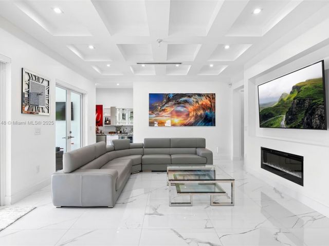 Продажа дома по адресу 5815 SW 107th Pl - фото 6072319