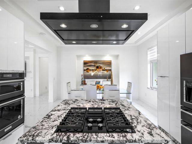 Продажа дома по адресу 5815 SW 107th Pl - фото 6072321