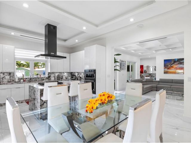 Продажа дома по адресу 5815 SW 107th Pl - фото 6072323