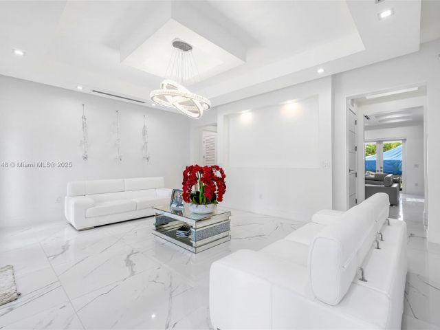 Продажа дома по адресу 5815 SW 107th Pl - фото 6072325