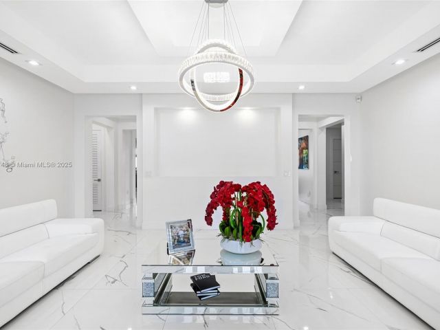 Продажа дома по адресу 5815 SW 107th Pl - фото 6072327