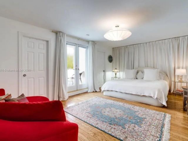 Дом в аренду по адресу 1725 Tigertail Ave - фото 6142734