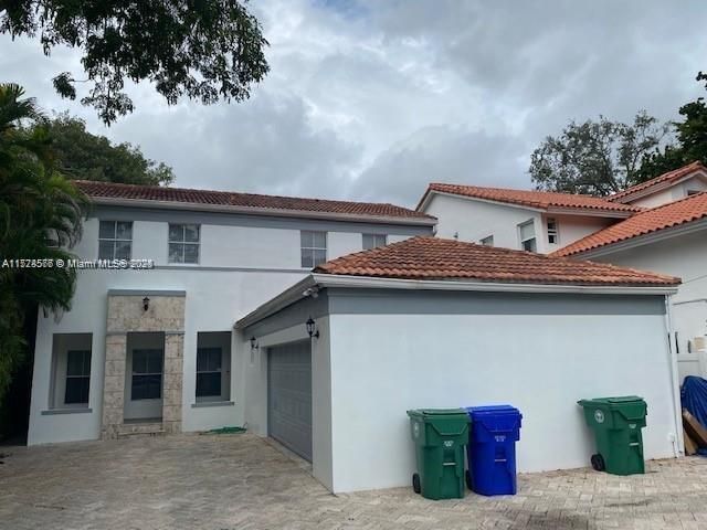 Дом в аренду по адресу 1725 Tigertail Ave - фото 6142746