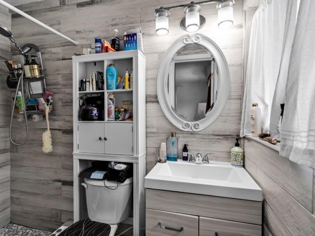 Продажа дома по адресу 315 S 57th Ave - фото 5938366