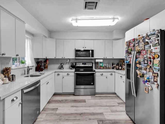 Продажа дома по адресу 315 S 57th Ave - фото 5938372