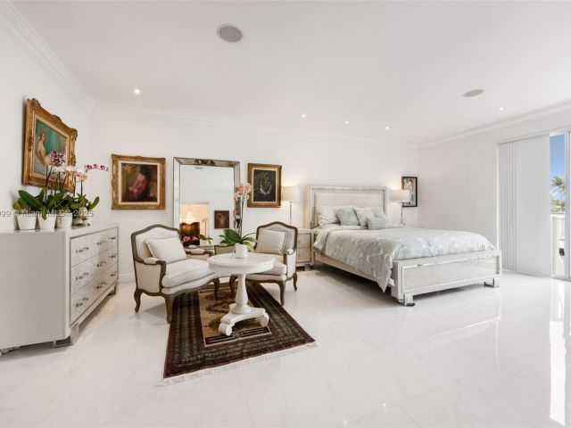 Продажа дома по адресу 3707 NE 214th St 14 - фото 5903943