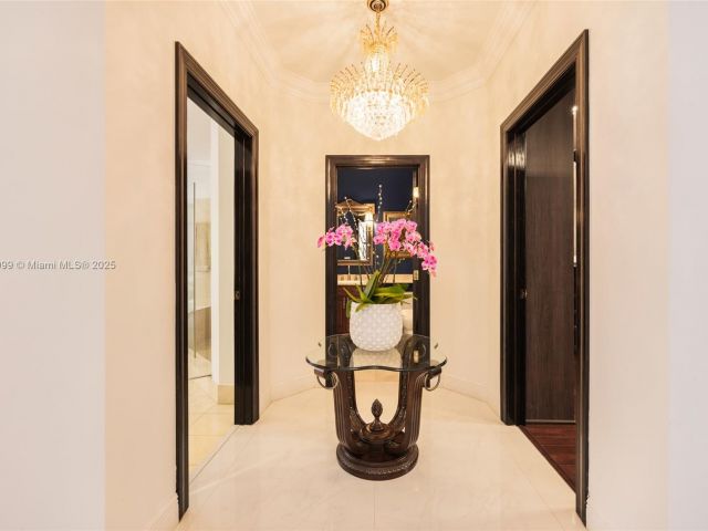 Продажа дома по адресу 3707 NE 214th St 14 - фото 5903945