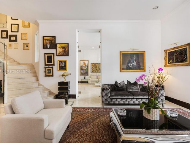 Продажа дома по адресу 3707 NE 214th St 14 - фото 5903954