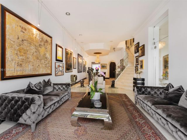 Продажа дома по адресу 3707 NE 214th St 14 - фото 5903956