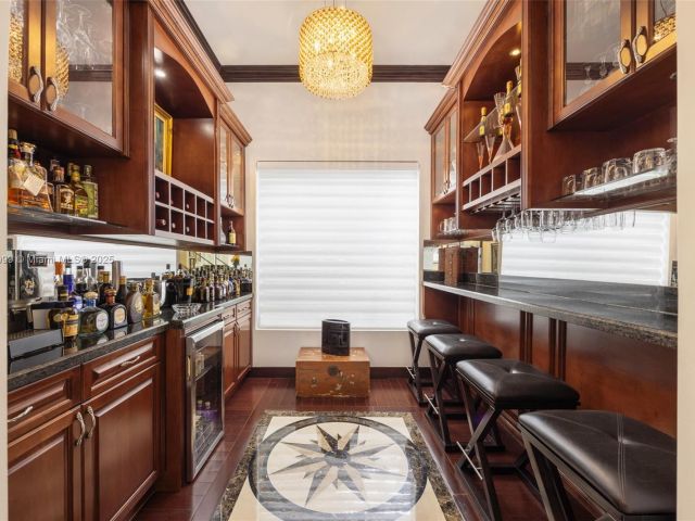 Продажа дома по адресу 3707 NE 214th St 14 - фото 5903957