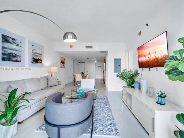 Продажа квартиры #1711 - фото 5915167