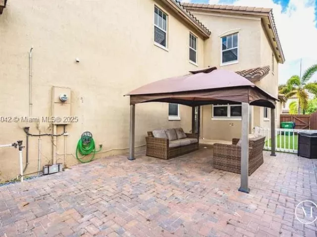 Дом в аренду по адресу 11732 SW 243rd St - фото 9086301