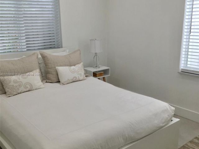 Дом в аренду по адресу 701 SW 9th Ave - фото 5939803