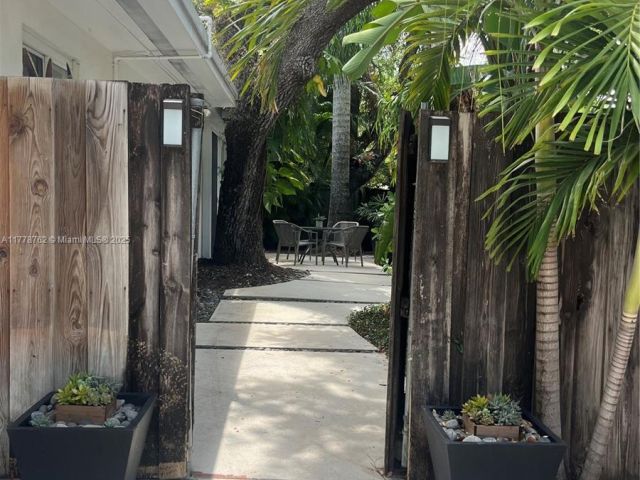 Дом в аренду по адресу 701 SW 9th Ave - фото 5939813