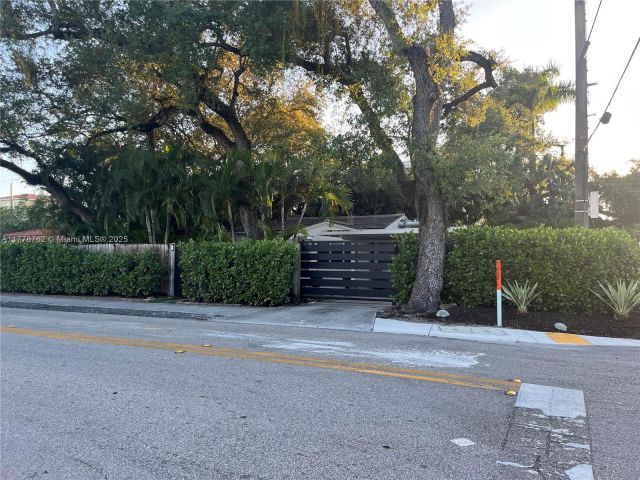 Дом в аренду по адресу 701 SW 9th Ave - фото 5939816