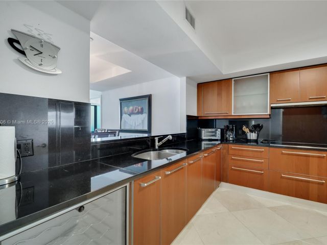 Продажа квартиры #2605 - фото 5915925