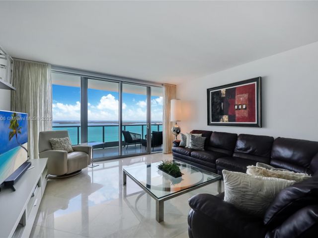 Продажа квартиры #2605 - фото 5915930