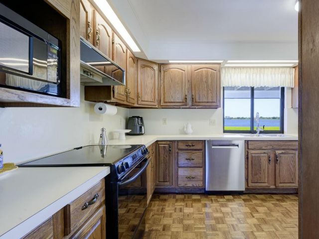 Продажа дома по адресу 3600 N Shore Drive - фото 5866967