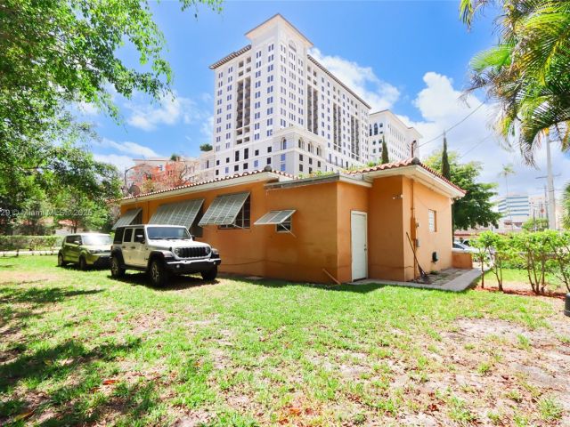 Продажа дома по адресу 2715 Galiano St - фото 5889349