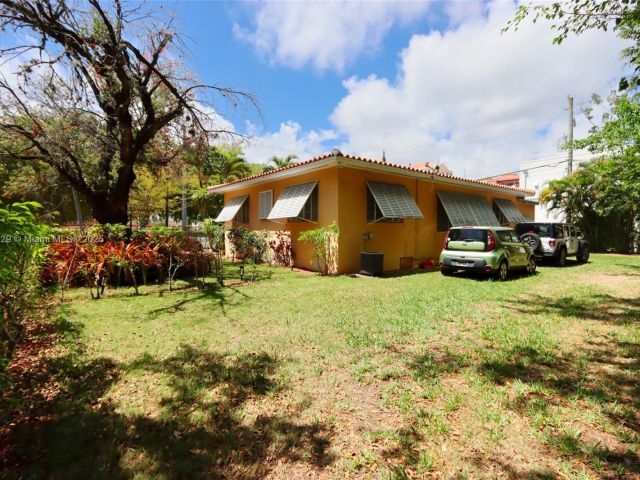Продажа дома по адресу 2715 Galiano St - фото 5889351