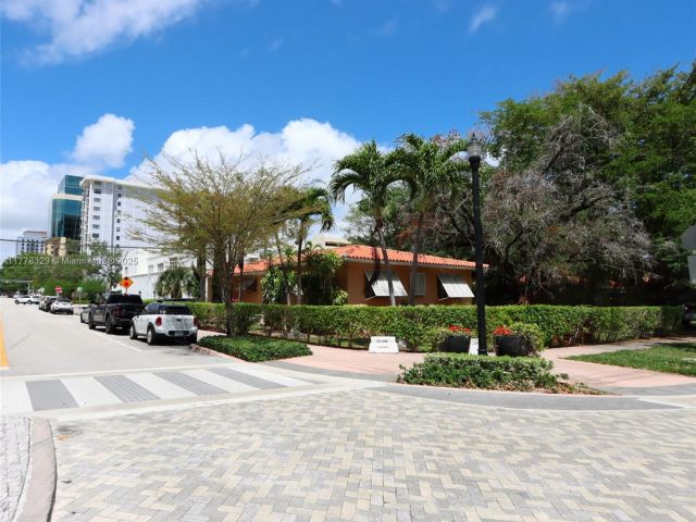 Продажа дома по адресу 2715 Galiano St - фото 5889363