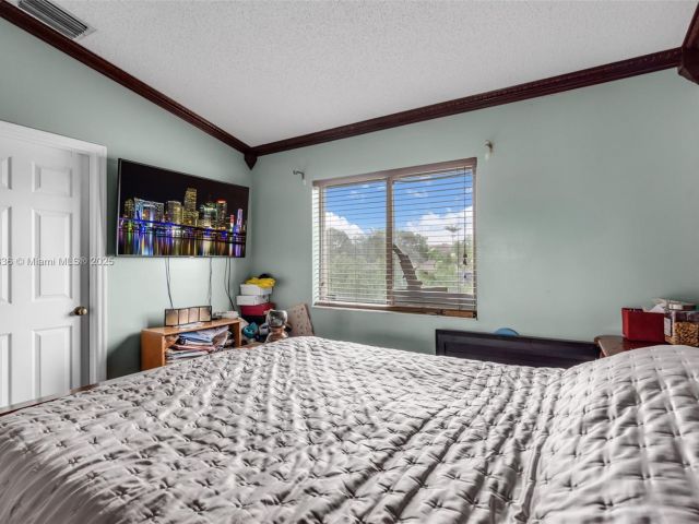 Продажа дома по адресу 20857 NW 4th St 20869 - фото 5881940