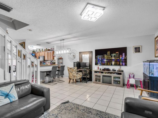 Продажа дома по адресу 20857 NW 4th St 20869 - фото 5881947