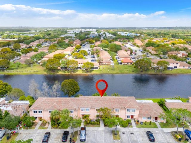 Продажа дома по адресу 20857 NW 4th St 20869 - фото 5881956