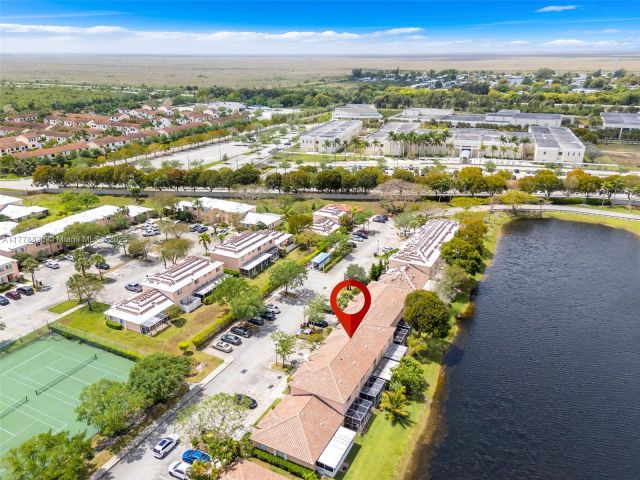 Продажа дома по адресу 20857 NW 4th St 20869 - фото 5881957