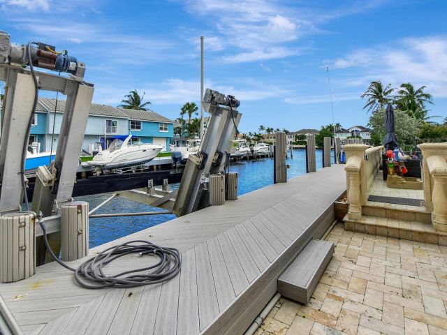 Дом в аренду по адресу 857 Havana Drive - фото 6378267