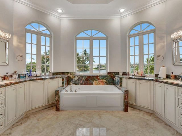 Дом в аренду по адресу 857 Havana Drive - фото 6378270