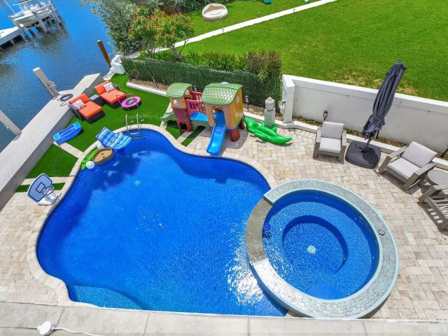 Дом в аренду по адресу 857 Havana Drive - фото 6378272