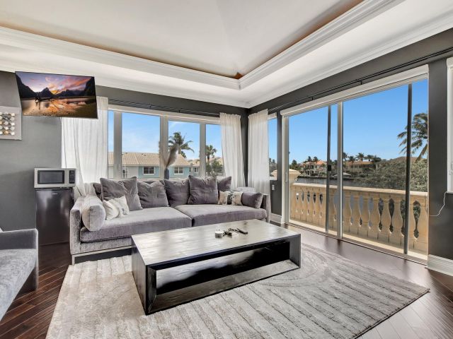 Дом в аренду по адресу 857 Havana Drive - фото 6378276