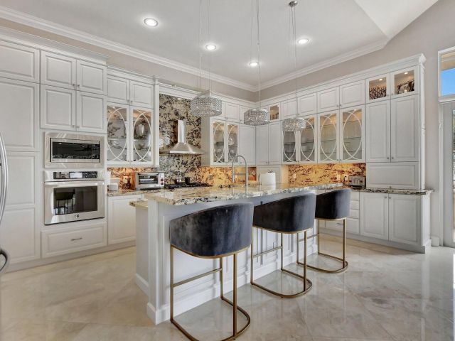 Дом в аренду по адресу 857 Havana Drive - фото 6378280