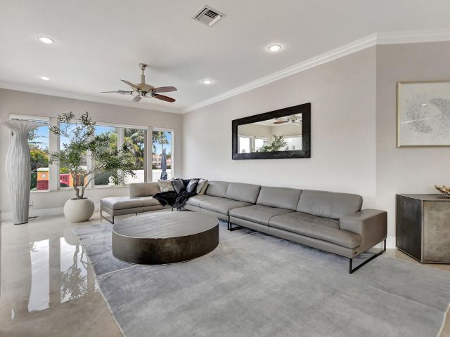 Дом в аренду по адресу 857 Havana Drive - фото 6378282